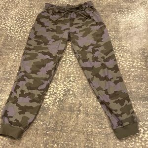 LULULEMON JOGGERS CAMOUFLAGE IN LAVENDER & 3 COLORS OF GREEN